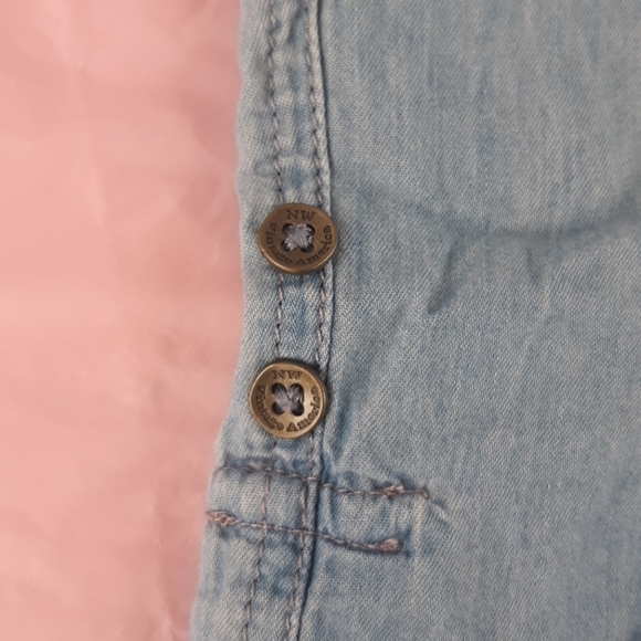 Jean shorts lightweight light blue denim white lace trim accents womans size 10 - Picture 5 of 16